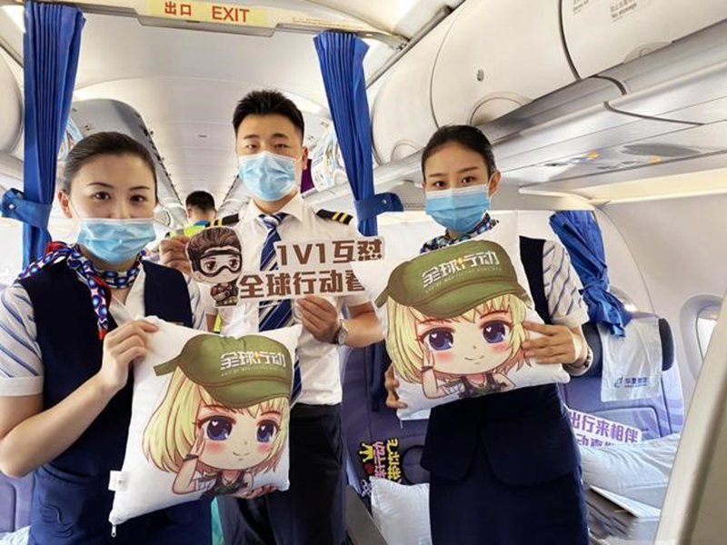 圖6：小秋莎的卡通形象登上了華夏航空的客機(jī)